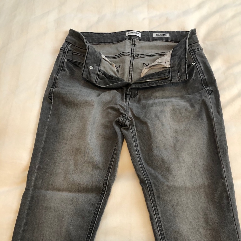 Kensie faded dark gray skinny jeans